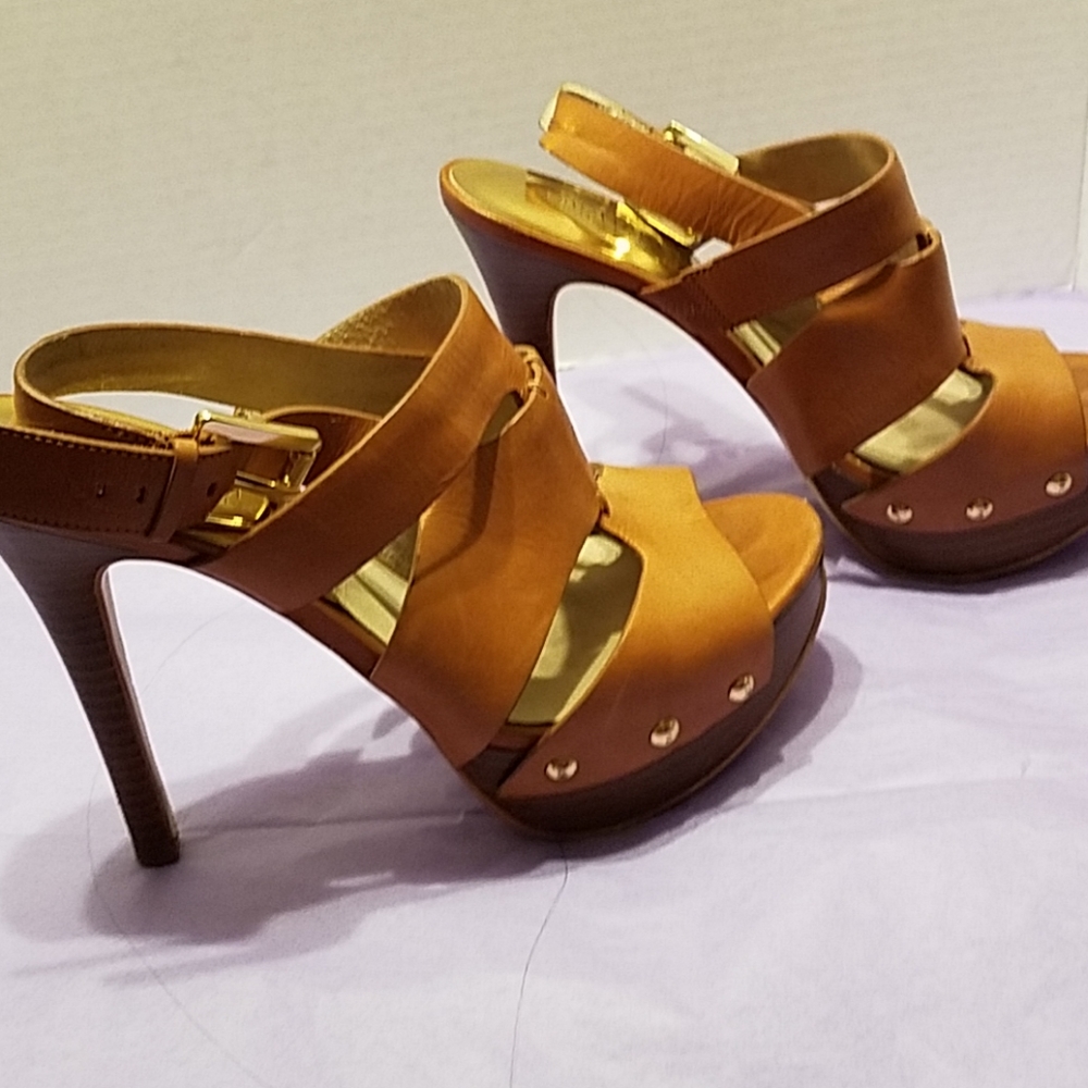 Micheal Kors Platform Sandals sz 7.5 m